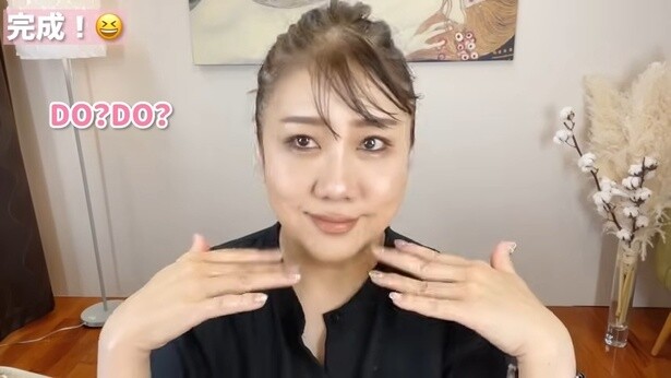メイクで大変身したHASHIMOTOさん▶画像で徐々に変化するHASHIMOTOさんを見る