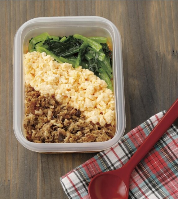 さば缶、卵、小松菜の3色そぼろ弁当