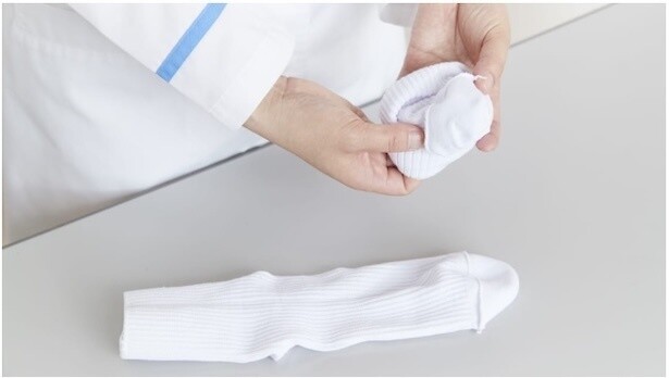 靴下や肌着は「裏返し」で洗濯