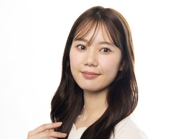 角のない顔立ちが、親しみやすさを演出します