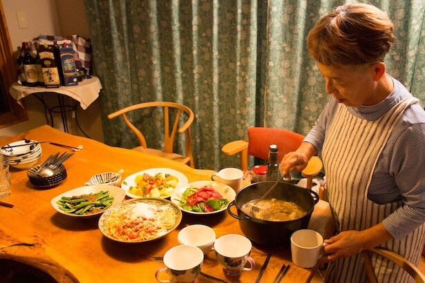 庭で育てた野菜を使ったサラダなど、野菜多めを心がけています
