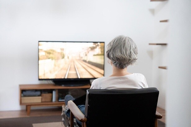 テレビや映画は好き。でも何もすることがなく映像を見ているだけの老後はイヤ