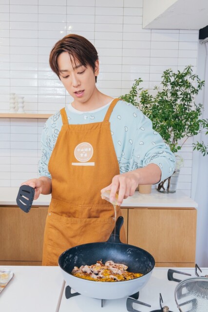 味付けができたらハサミでカット
