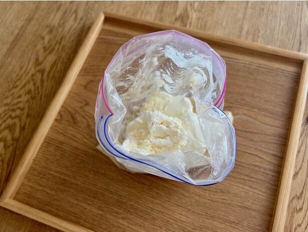 バナナがなめらかになったらアイスを追加