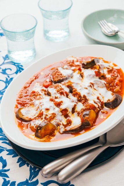 ヨーグルトソースをかけることで、いつもと一味違った爽やかな味わいに♪