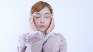 老け見え注意！目の下のたるみにアプローチするマッサージ