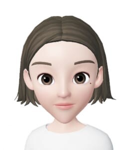 逆三角形：おでこの横幅を狭く、頬にハイライトをプラス