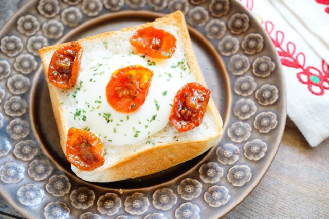 抗酸化作用の高い食材を合わせたチーズトーストは、強まる紫外線ケアのためにもおすすめの朝ご飯となります。良質なオイルも補給できます