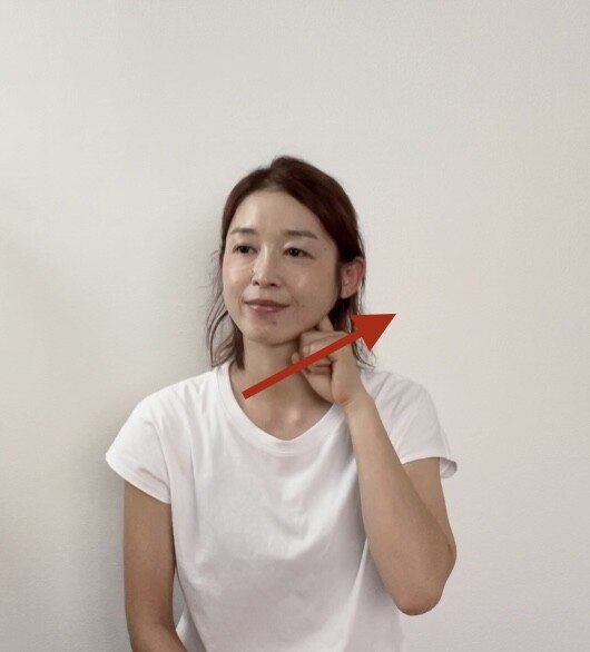 STEP7：エラ下を揉みほぐす