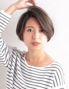 パーフェクトな丸みのショートボブでクール美女に