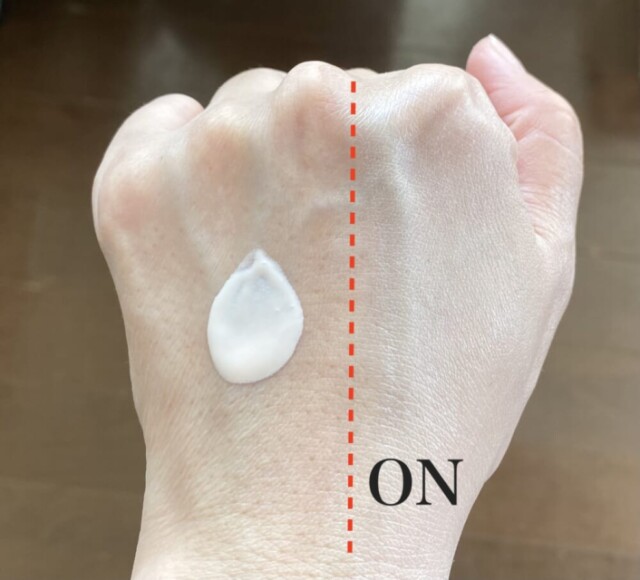 ピンク色で自然にトーンアップし、明るく透明感のある肌に仕上がります。また、「ファインレッドパール α」が光を放つのでシミや色ムラをカモフラージュし、輝くようなツヤのある美肌を演出します