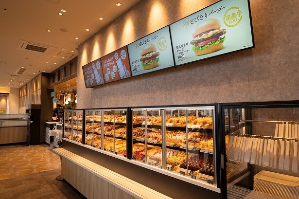 MOSDO ららぽーと新三郷店では両店のメニューが食べられる