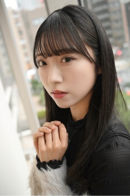 すぐに完売してしまった写真集発売記念特設サイトのオンライントークショーが10月26日に開催。その際に着ていたずっきーの私服