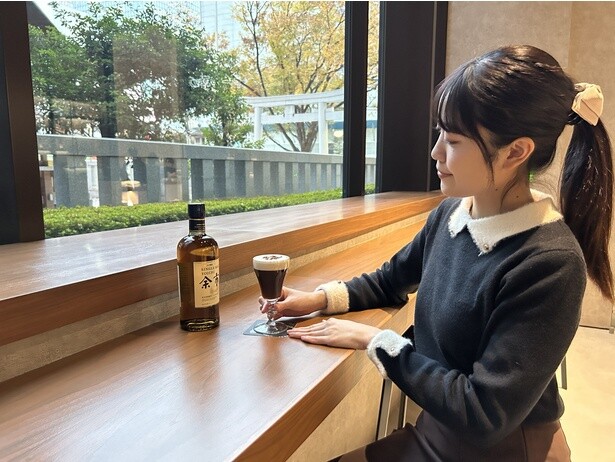 クリスマスのカクテルはMEETとEXPLORE、どちらのバーエリアでも楽しめる