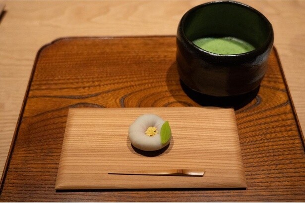 「寒椿」と抹茶
