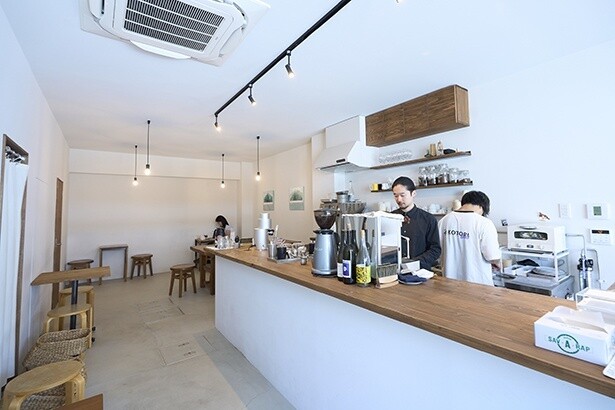 「スタンドですが、ゆったりした空間を意識しました」という2号店のSUEHIRO