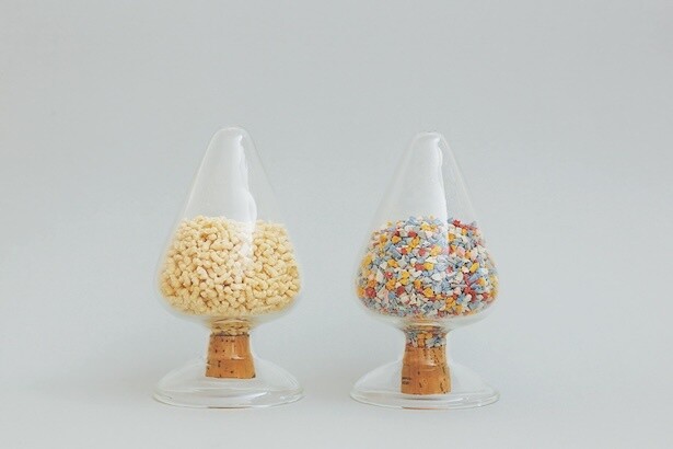 プラスチックでありながら紙というペーパーチックな素材