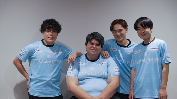 「FUKUSHIMA IBUSHIGIN」の4人(右からヤナイ選手、翔選手、ササモ選手、cosa選手)