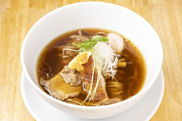 「ポルチーニと名古屋コーチンのカカオ醤油らぁ麺」(2食セット、2808円) ※写真は調理例、野菜類は付かない