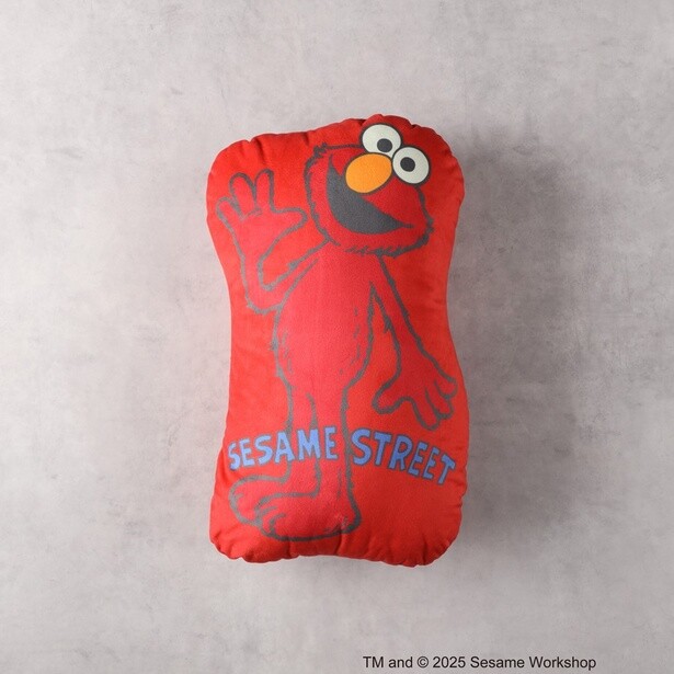  「SESAME STREET クッション(レッド)」(3990円)