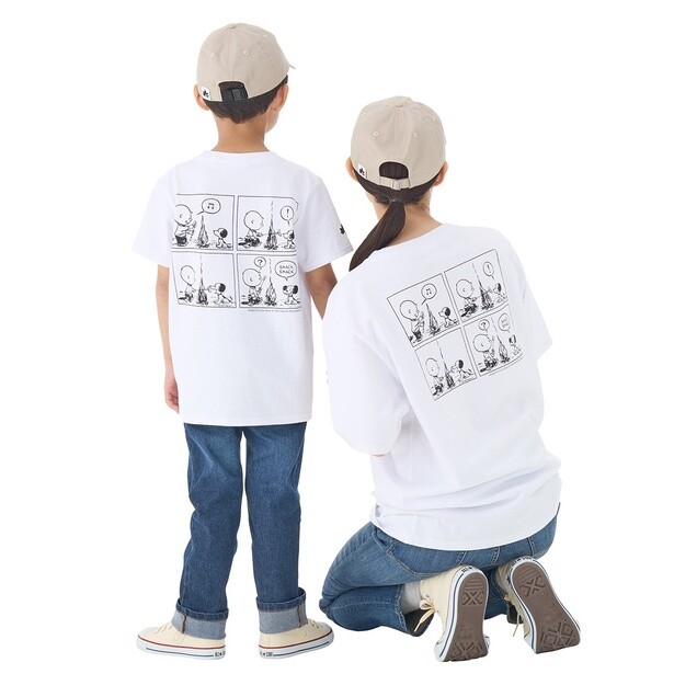 「SNOOPY(PEANUTS 75years) Tシャツ-BE」(大人・キッズ各5940円)