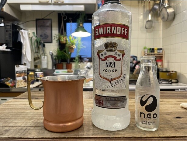冷蔵庫に冷えてある「ザ・プレミアム・モルツ」をプシュっと開け、真昼間のビールをいただきます