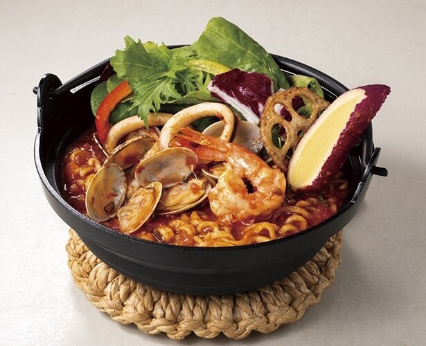 太陽のヘムル“辛”トマト麺