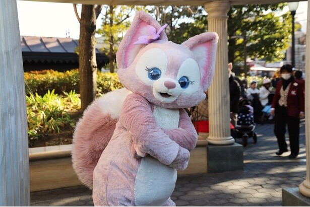 謎を解くのが大好きなキツネの子、リーナ・ベルが、東京ディズニーリゾートのグリーティングに初登場