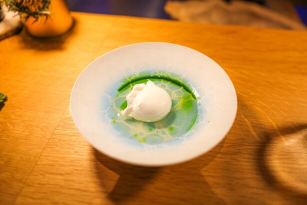 ひとくちでいただく贅沢な「水牛モッツァレッラのカプレーゼ」