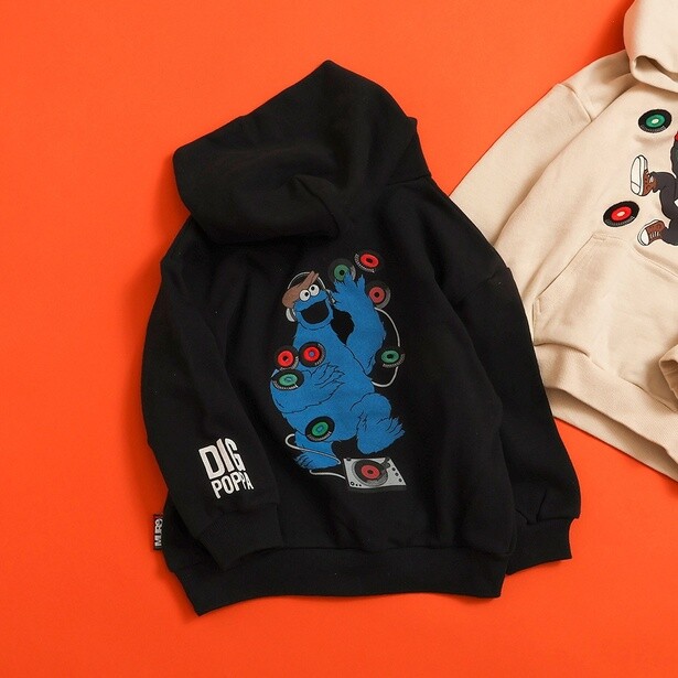 「SESAME STREET meets MURO × BREEZE パーカー(ブラック)」(5390円)