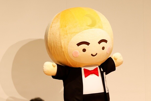 「月化粧」のキャラクター・つきろーくんも駆けつけた