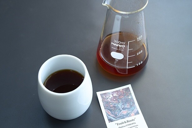 コーヒーの果実本来の甘みと、その風味のルーツを感じる、Fruit＆Roots600円は、エチオピア産ナチュラルを使用。とろりとした質感と濃醇な甘味が印象的