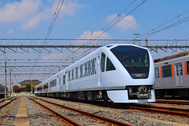 東武鉄道特急列車車内での特別音声ナレーションの放送を実施
