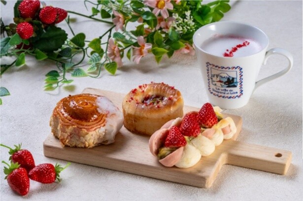 カフェ ブリオッシュ「とちおとめロール」(350円)、「コンフィチュール」(320円)、「いちごとピスタチオクリームのフレッシュサンド」(380円)、「いちごオ・レ」(600円)