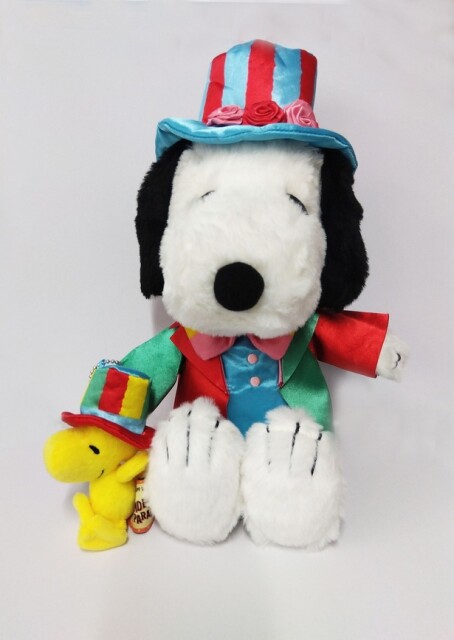「ぬいぐるみ(スヌーピー)」(3630円)、「マスコットキーホルダー(ウッドストック)」(1980円) 