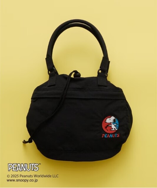 「PEANUTS刺繍アソート 巾着(ブラック)」(6490円)