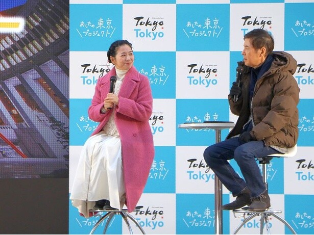 クイズをして「勉強になりました～！」と話す関根麻里さん