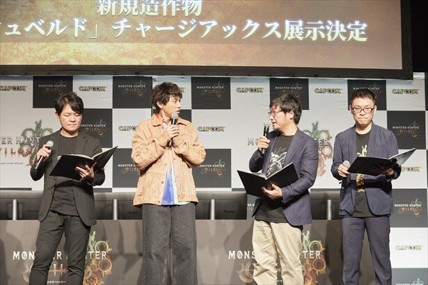 最新情報紹介一つ一つに驚きを見せる山田さん