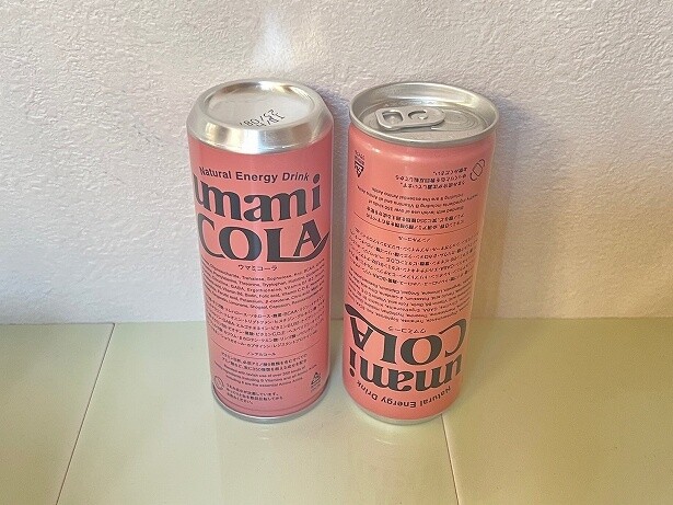 「ウマミコーラ」は飲むときに自然に逆さになるようなパッケージ