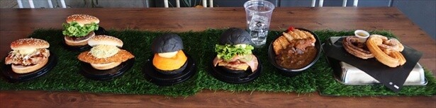 バーガー類のほか、軽食・ドリンク類も充実