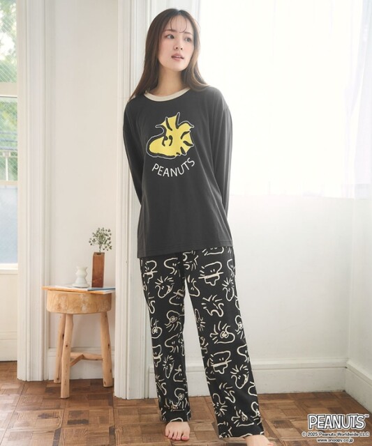 「PEANUTS スヌーピー ロングTシャツ 綿混 上下セット(ブラック)」(5830円) 