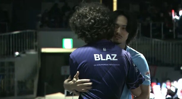 BLAZ選手に勝利し翔選手が初優勝に輝いた