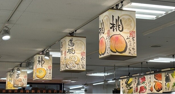 店内の内装はすべて社内のデザイン部門が担当しているという