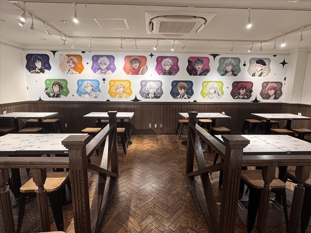 16人のアイドルたちが並ぶと圧巻です!!!推しの近くの席に座りたいですね