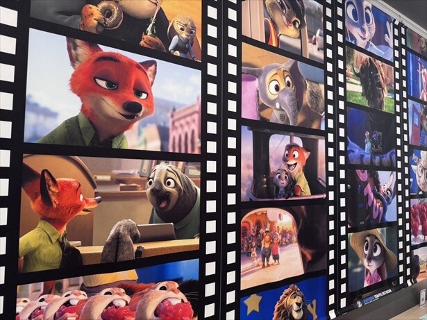 壁には『ズートピア』のたくさんの名シーンが振り返れるエリアも