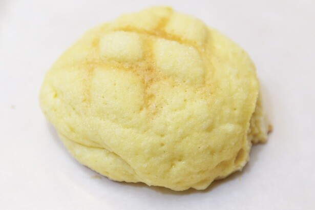 「メロンパン」(95円)。シンプルながらバターの風味豊か