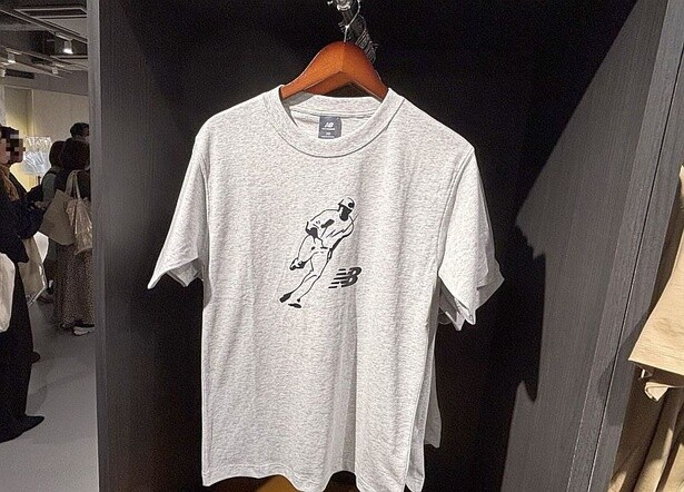 シグネチャーロゴTシャツ