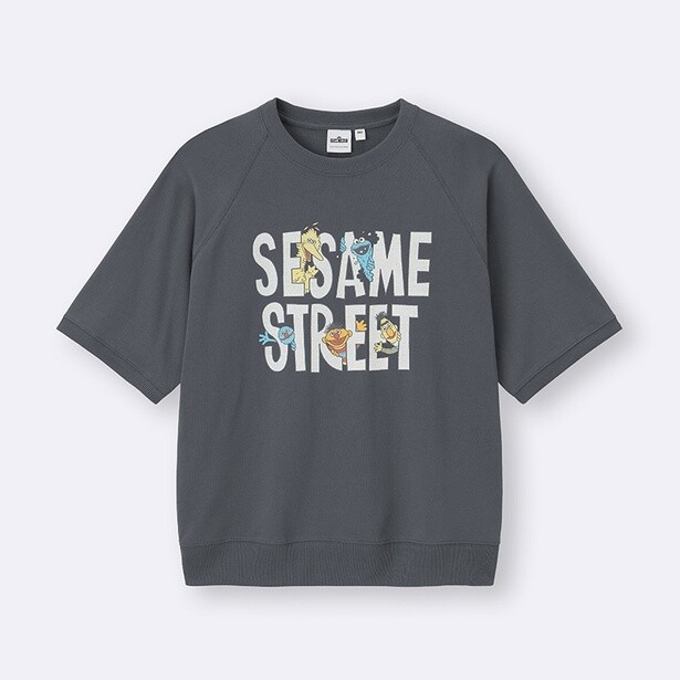 「スウェT(5分袖) Sesame Street」(1990円) カラー：DARK GRAY