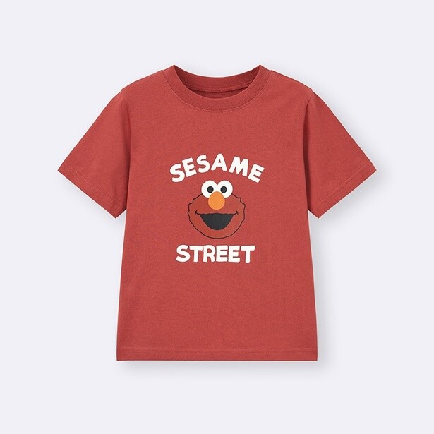 「KIDS(男女兼用) ラウンジセット(半袖＆ショートパンツ)Sesame Street」(1990円) カラー：RED