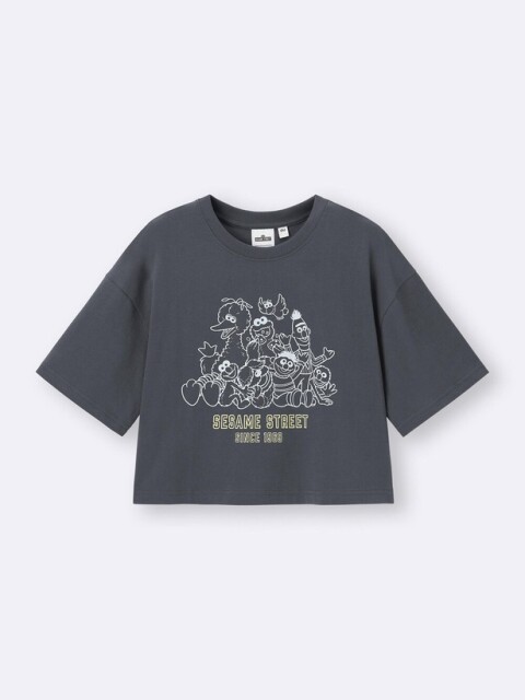 「グラフィックT Sesame Street 1」(1290円) カラー：DARK GRAY